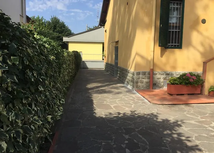 Le 5 Vie Con Tripla Bed and Breakfast 4*