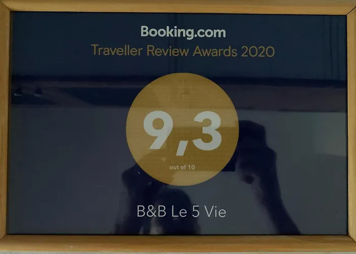 Le 5 Vie Con Tripla Bed and Breakfast